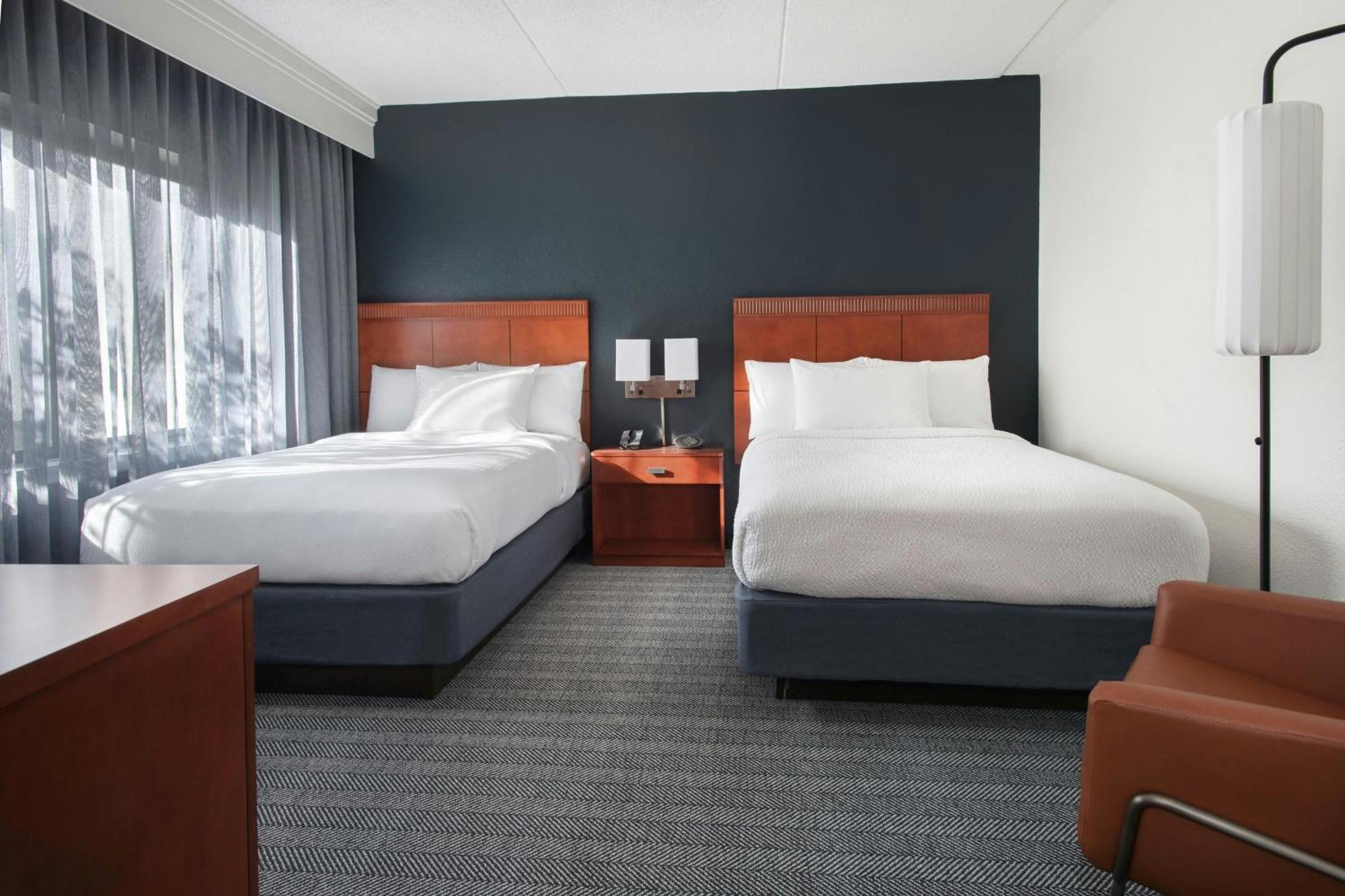 Courtyard By Marriott Silver Spring North/White Oak Exterior photo